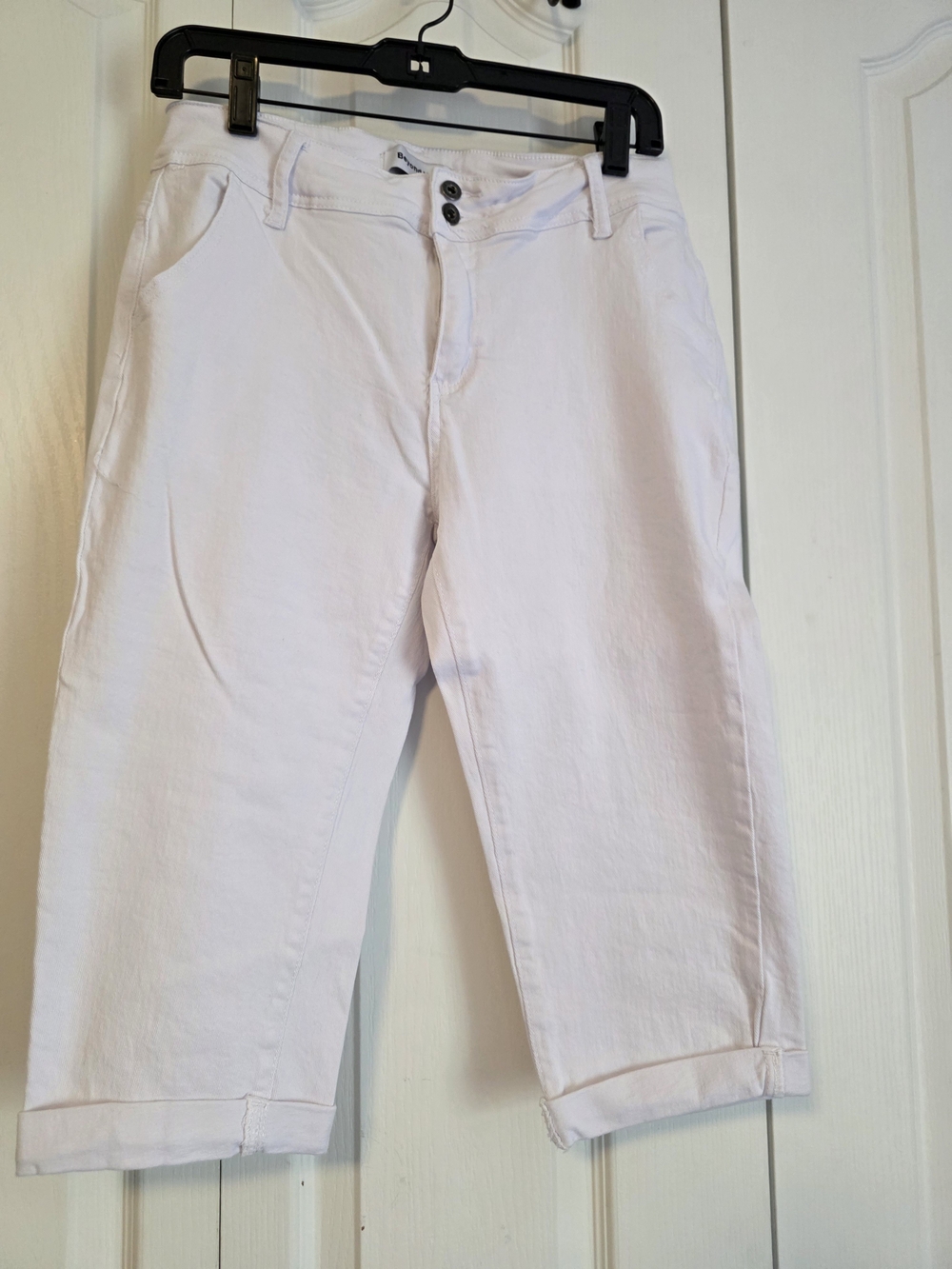 Womans  White Cotton Blend Capris - Classic Summer Style